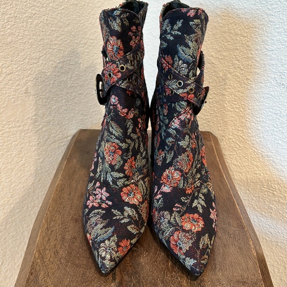 Badgley Mischka Collection Morrisey Brocade Bootie Size 81/2 - Picture 3 of 13